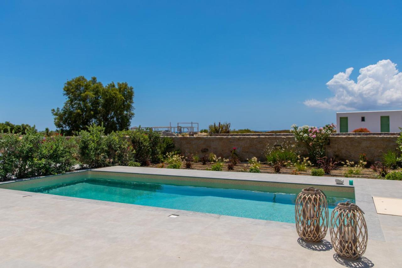 Salinus Beachfront Private Pool Villas Pláka Exterior foto